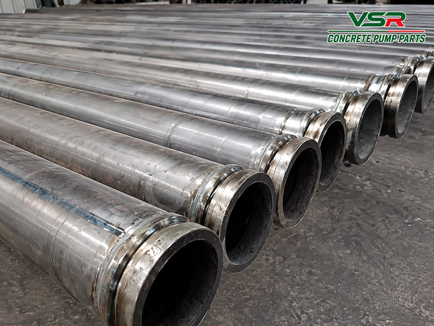 Concrete pump straight delivery pipe